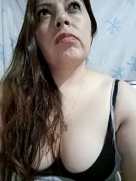 Snapshot of seherlatin chatting on February 2025 02:00:01 AM seherlatin online show from February 2025 02:00:01 AM