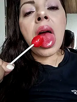 Snapshot of seherlatin chatting on March 2025 05:07:01 PM seherlatin online show from March 2025 05:07:01 PM