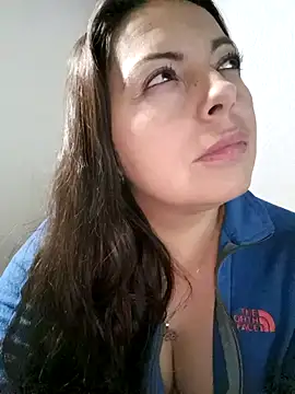 Snapshot of seherlatin chatting on March 2025 02:38:02 AM seherlatin online show from March 2025 02:38:02 AM