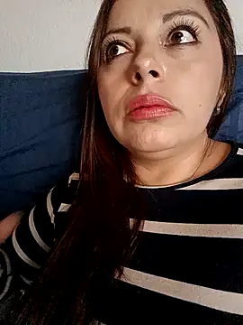 Snapshot of seherlatin chatting on October 2025 08:42:01 PM seherlatin online show from October 2025 08:42:01 PM