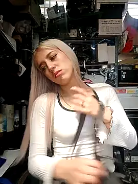 Snapshot of eva-2023 chatting on February 2025 06:53:01 PM eva-2023 online show from February 2025 06:53:01 PM