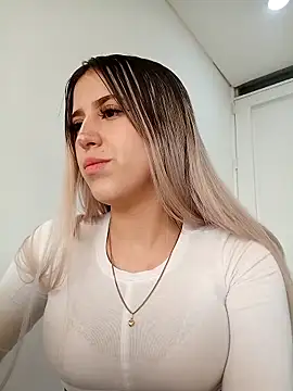 Snapshot of eva-2023 chatting on October 2025 10:18:02 PM eva-2023 online show from October 2025 10:18:02 PM