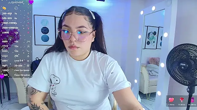 Snapshot of Isa_reel chatting on April 2026 08:01:02 PM Isa reel online show from April 2026 08:01:02 PM