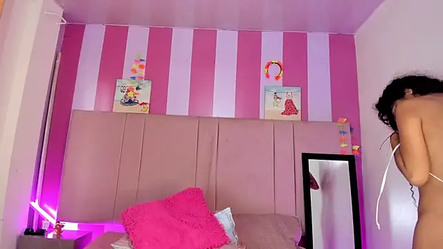 Winnifer Gonzal online show from December 2024 05:17:02 PM