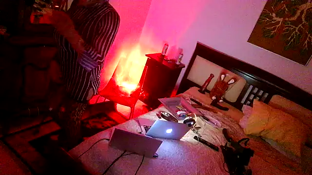 CharlotteVixxens online show from March 2026 10:01:01 PM