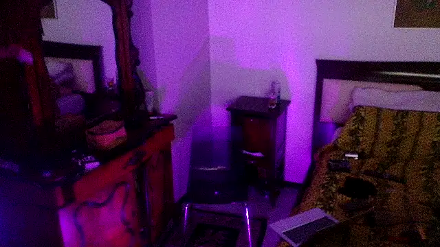 Snapshot of CharlotteVixxens chatting on April 2026 12:56:01 AM CharlotteVixxens online show from April 2026 12:56:01 AM