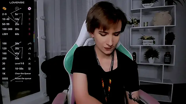 Snapshot of _Rein_ramm chatting on November 2025 06:43:02 PM Rein ramm online show from November 2025 06:43:02 PM