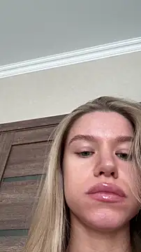 Snapshot of JessIsLove chatting on April 2026 05:19:02 AM JessIsLove online show from April 2026 05:19:02 AM