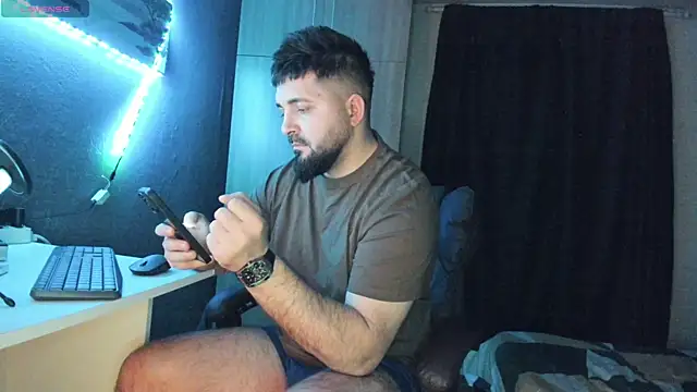 Snapshot of Eduu2322 chatting on February 2025 10:00:01 PM Eduu2322 online show from February 2025 10:00:01 PM