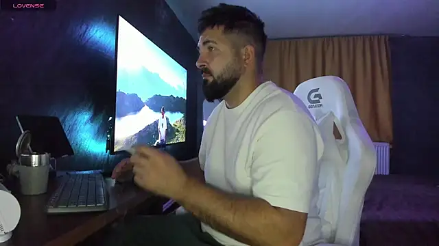 Snapshot of Eduu2322 chatting on October 2025 09:04:02 PM Eduu2322 online show from October 2025 09:04:02 PM