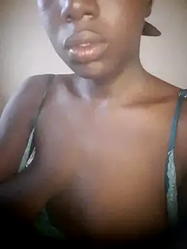 Snapshot of Saggy_boobs chatting on December 2024 05:14:02 AM Saggy boobs online show from December 2024 05:14:02 AM