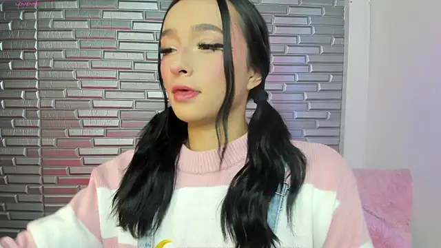 issagarcia online show from February 2025 02:01:01 PM