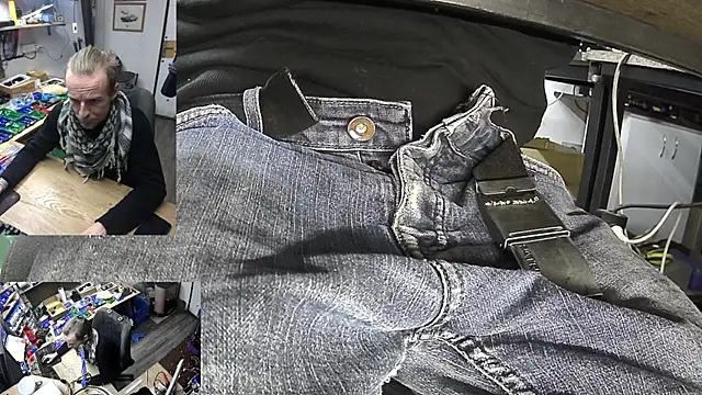 Snapshot of Happy_Michal chatting on January 2025 04:35:01 PM Happy Michal online show from January 2025 04:35:01 PM