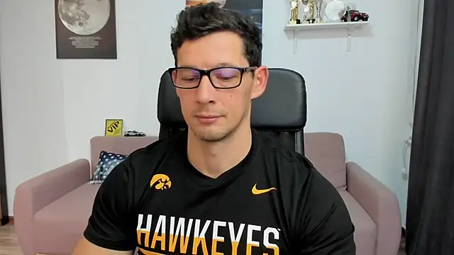 Snapshot of BrutusK08 chatting on November 2025 07:14:02 AM BrutusK08 online show from November 2025 07:14:02 AM