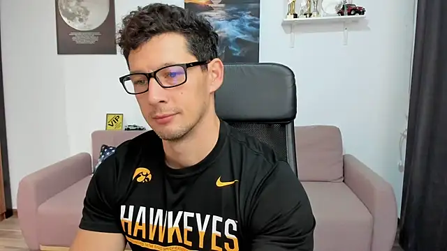 Snapshot of BrutusK08 chatting on November 2025 05:34:01 AM BrutusK08 online show from November 2025 05:34:01 AM