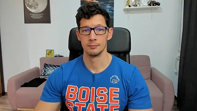 Snapshot of BrutusK08 chatting on November 2025 07:41:01 AM BrutusK08 online show from November 2025 07:41:01 AM