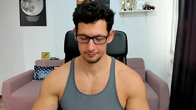 Snapshot of BrutusK08 chatting on December 2025 08:12:01 AM BrutusK08 online show from December 2025 08:12:01 AM