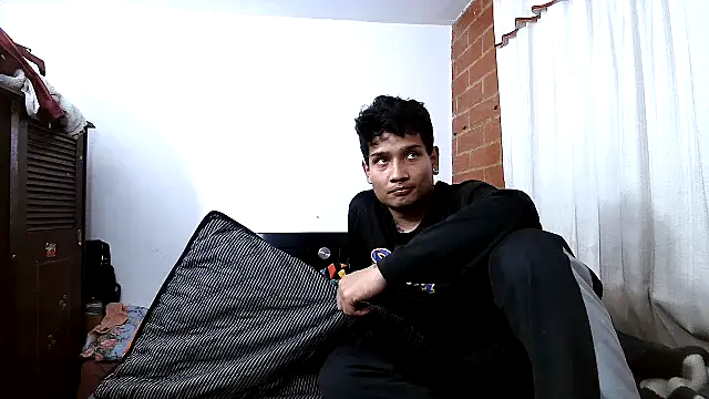 Snapshot of AngelinaPaker chatting on December 2024 09:57:01 AM AngelinaPaker online show from December 2024 09:57:01 AM