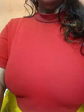 Snapshot of CUTE_SOPHIA- chatting on January 2025 06:37:01 AM CUTE SOPHIA- online show from January 2025 06:37:01 AM