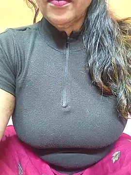 Snapshot of CUTE_SOPHIA- chatting on February 2025 10:08:02 PM CUTE SOPHIA- online show from February 2025 10:08:02 PM