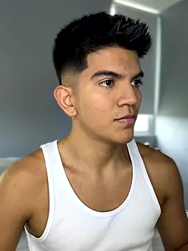 santiago 01 online show from September 2025 07:37:01 PM