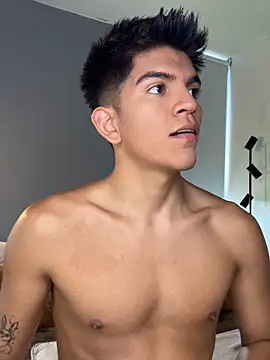 santiago 01 online show from December 2025 09:31:02 PM