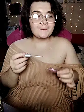 Snapshot of DenisHailey chatting on September 2025 04:00:02 PM DenisHailey online show from September 2025 04:00:02 PM