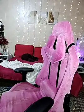 Snapshot of DenisHailey chatting on September 2025 04:56:01 PM DenisHailey online show from September 2025 04:56:01 PM