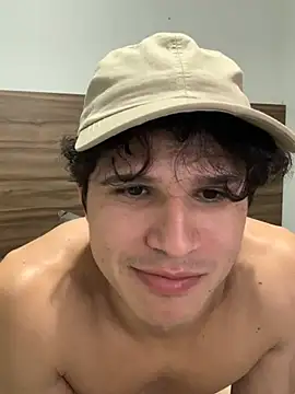 pedrovkr3 online show from December 2024 03:07:01 AM