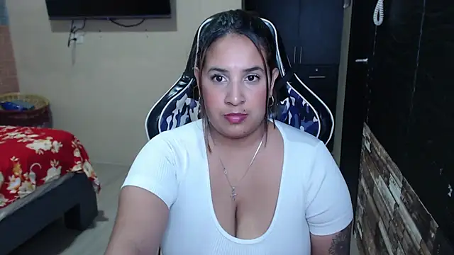 Snapshot of KathyHardcore69 chatting on March 2026 02:44:01 AM KathyHardcore69 online show from March 2026 02:44:01 AM