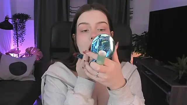 CoralineKeyns online show from March 2025 05:11:01 AM