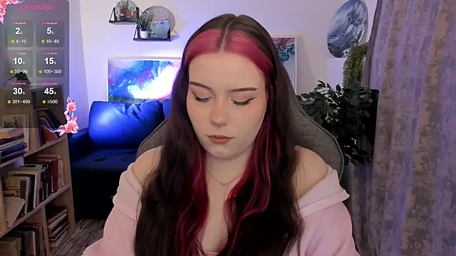 Snapshot of CoralineKeyns chatting on April 2026 05:41:01 AM CoralineKeyns online show from April 2026 05:41:01 AM