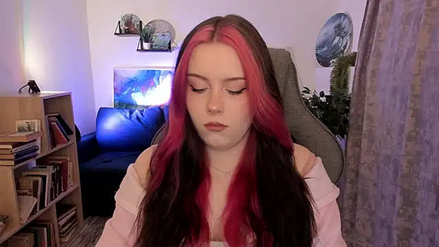 Snapshot of CoralineKeyns chatting on April 2026 05:29:02 AM CoralineKeyns online show from April 2026 05:29:02 AM