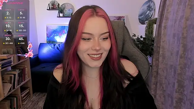 Snapshot of CoralineKeyns chatting on April 2026 05:29:02 AM CoralineKeyns online show from April 2026 05:29:02 AM