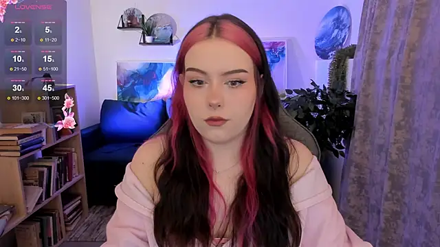 Snapshot of CoralineKeyns chatting on April 2026 05:24:02 AM CoralineKeyns online show from April 2026 05:24:02 AM