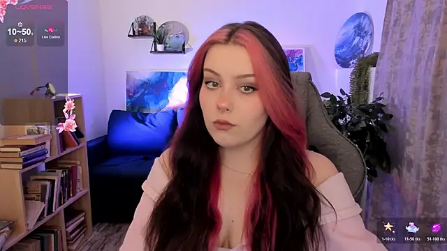 Snapshot of CoralineKeyns chatting on April 2026 05:08:02 AM CoralineKeyns online show from April 2026 05:08:02 AM