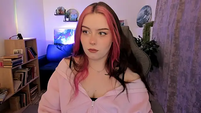 Snapshot of CoralineKeyns chatting on April 2026 04:05:02 AM CoralineKeyns online show from April 2026 04:05:02 AM