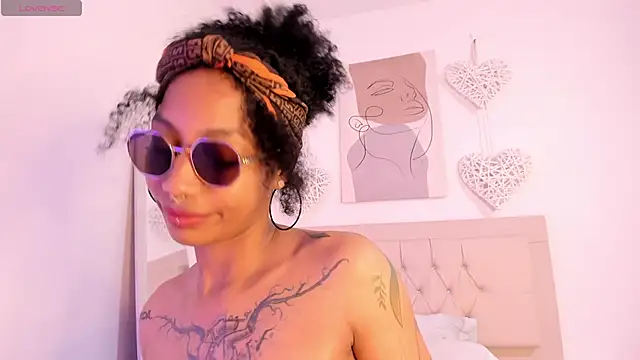 Snapshot of daiana_curly chatting on January 2025 12:52:01 PM daiana curly online show from January 2025 12:52:01 PM