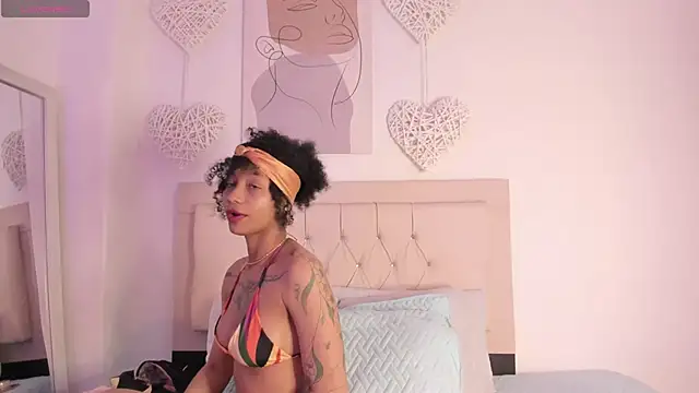 Snapshot of daiana_curly chatting on February 2025 09:47:02 PM daiana curly online show from February 2025 09:47:02 PM
