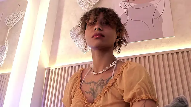 Snapshot of daiana_curly chatting on October 2025 08:08:02 PM daiana curly online show from October 2025 08:08:02 PM