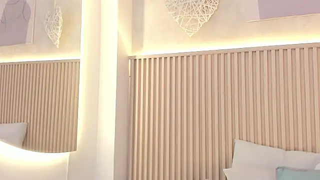 daiana curly online show from March 2026 07:39:01 PM