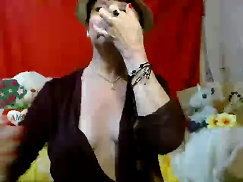 hottieperla online show from April 2026 04:28:02 PM