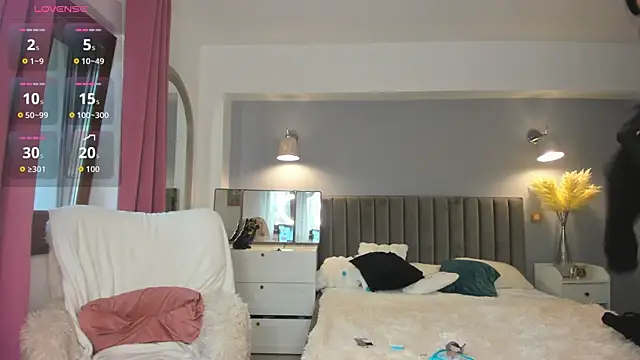 Snapshot of Awesome_Jolie chatting on October 2025 06:23:02 AM Awesome Jolie online show from October 2025 06:23:02 AM