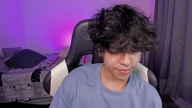 Snapshot of Alan26_ chatting on March 2026 03:45:02 AM Alan26 online show from March 2026 03:45:02 AM