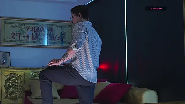 dantecoppolaa  online show from November 2025 07:19:01 PM