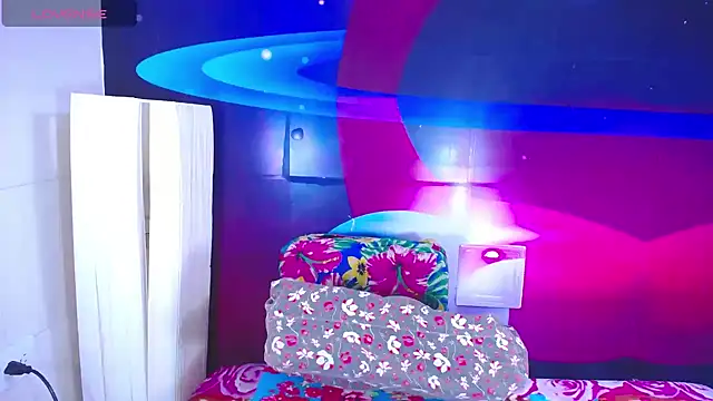 Snapshot of Cristalxxts chatting on October 2025 09:02:01 PM Cristalxxts online show from October 2025 09:02:01 PM