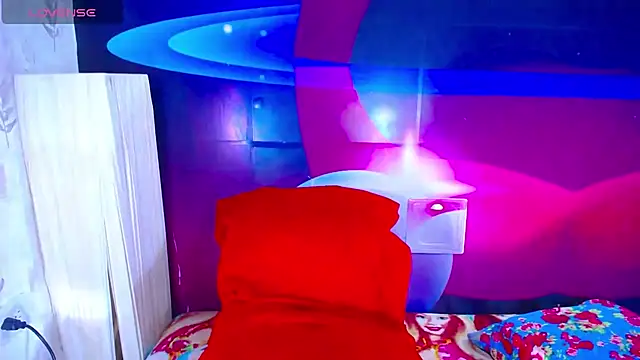 Snapshot of Cristalxxts chatting on November 2025 07:14:01 PM Cristalxxts online show from November 2025 07:14:01 PM