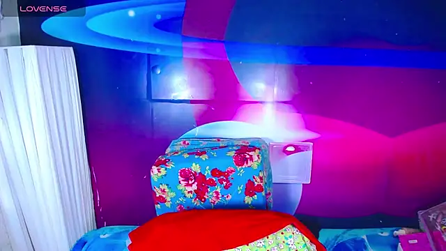 Snapshot of Cristalxxts chatting on December 2025 07:53:02 PM Cristalxxts online show from December 2025 07:53:02 PM