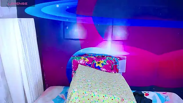 Cristalxxts online show from February 2026 07:20:01 PM