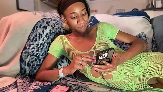 Snapshot of cutiesigh chatting on October 2025 08:02:02 AM cutiesigh online show from October 2025 08:02:02 AM